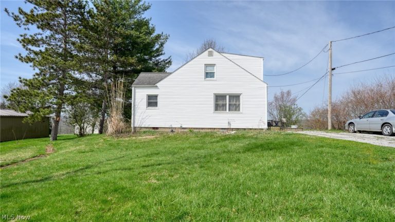 825 Friendship Drive, New Concord, OH, 43762