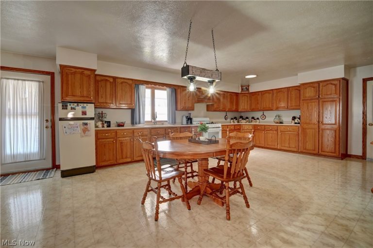 3620 Geauga Portage Easterly Road, West Farmington, OH - Photo 6