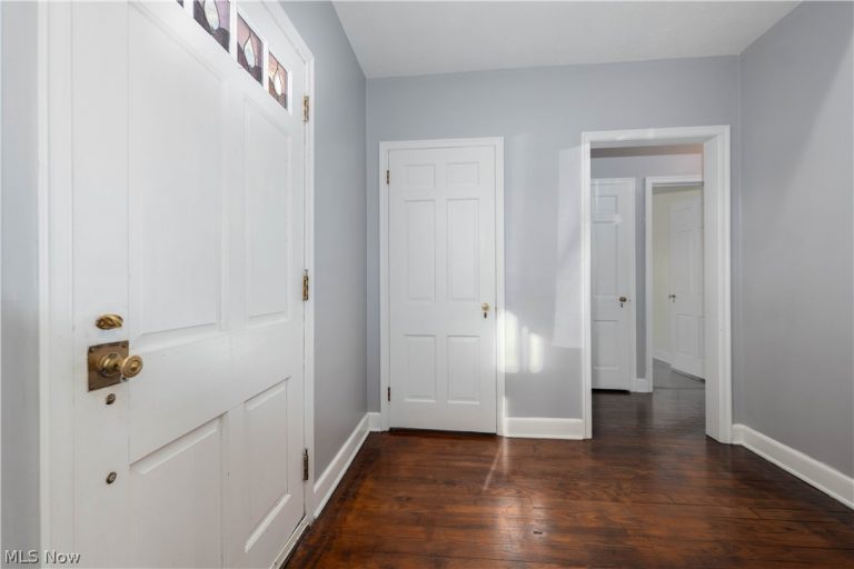 1210 Lennox Avenue, Massillon, OH - Photo 2