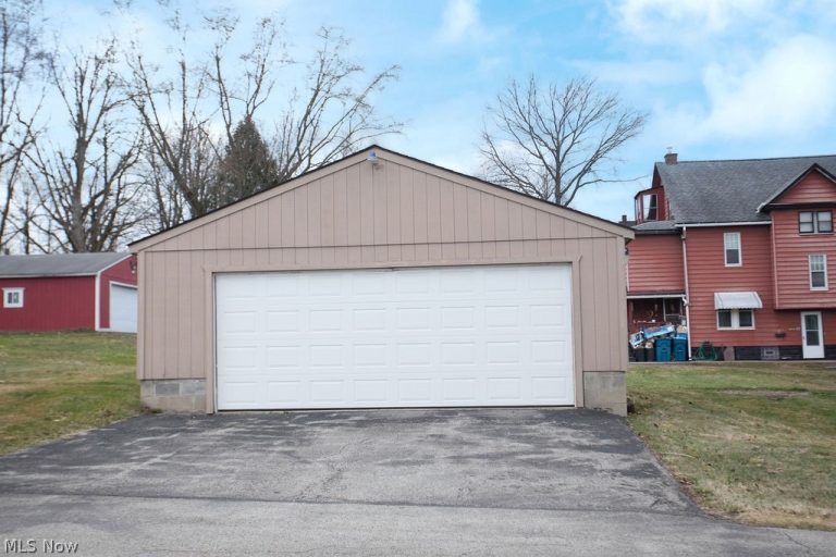 24 Sexton Street, Struthers, OH - Photo 3