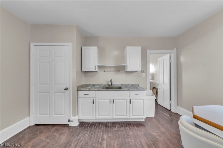 1926 123rd Street #Rear, Cleveland, OH - Photo 6