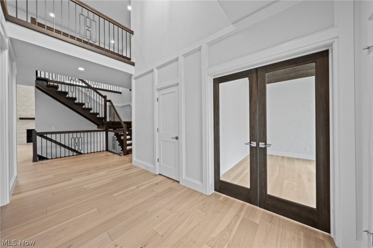 26117 Woodland Road, Beachwood, OH - Photo 8