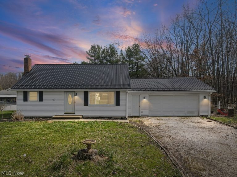 212 Case Road, Beloit, OH, 44609