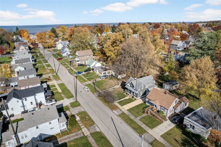 612 Thayer Avenue, Ashtabula, OH - Photo 3