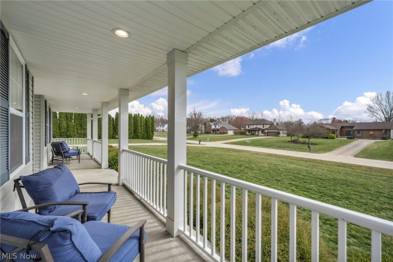 1559 Gray Fox Drive, North Canton, OH - Photo 4