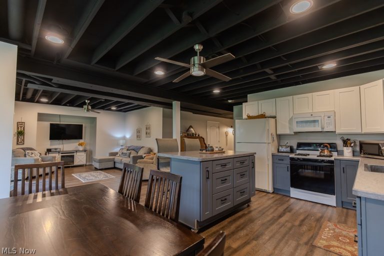 390 Blair Circle, Aurora, OH - Photo 5
