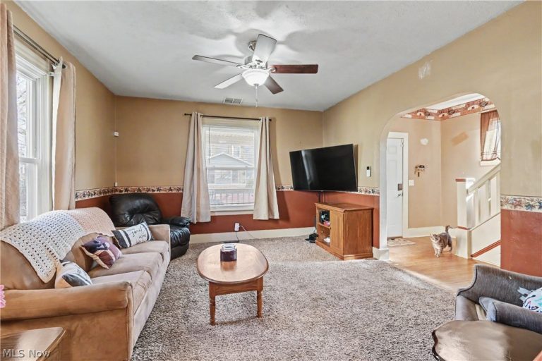 211 Center Street, Bucyrus, OH - Photo 3