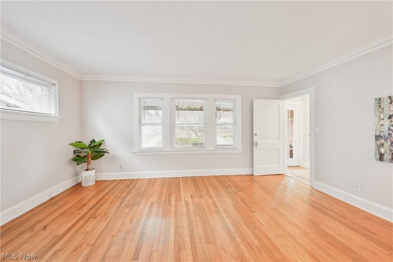 2131 Wascana Avenue, Lakewood, OH - Photo 3