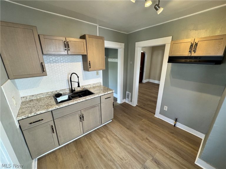 3059 111th Street, Cleveland, OH - Photo 6