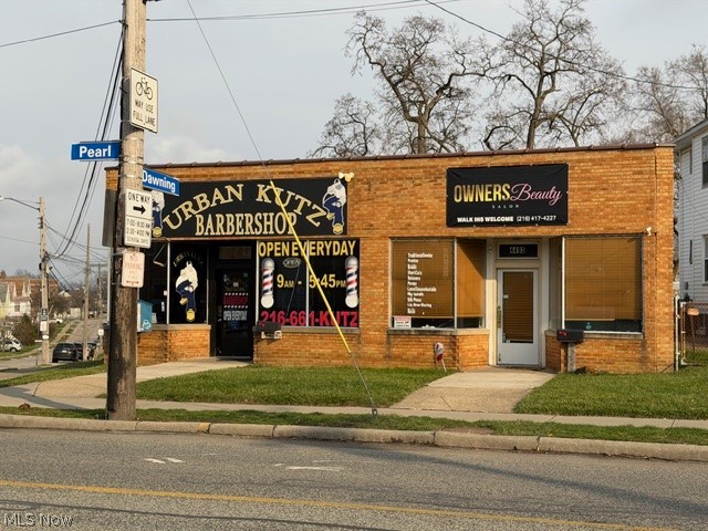 4491-4493 Pearl Road, Cleveland, OH, 44109