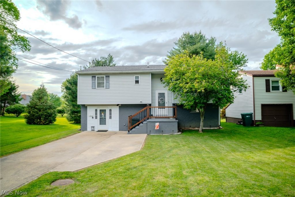 814 4th Street, Williamstown, WV