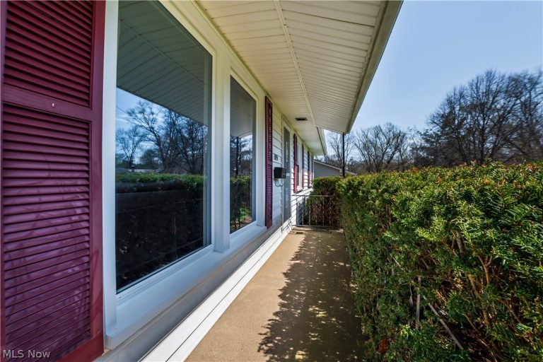 1993 Kelsey Drive, Cuyahoga Falls, OH - Photo 5