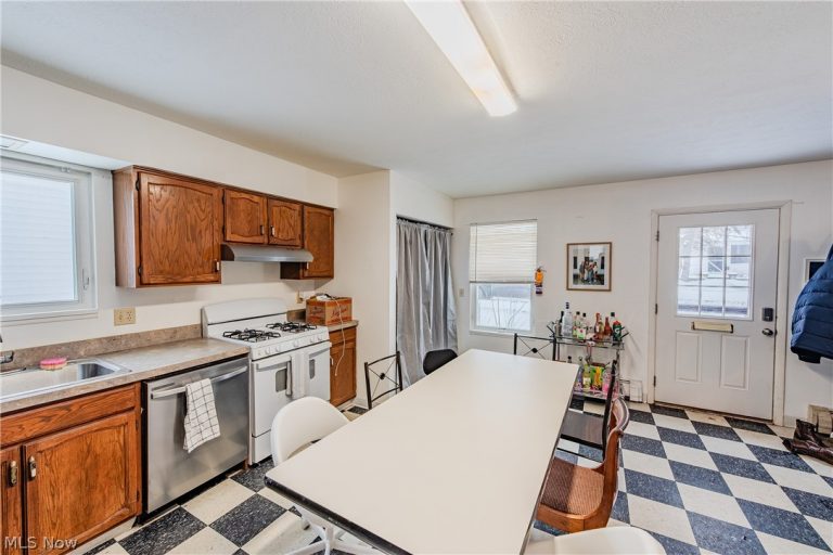 27 Union Street, Oberlin, OH - Photo 4