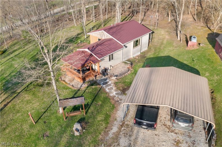 18990 New Gottengen Road, Salesville, OH - Photo 2