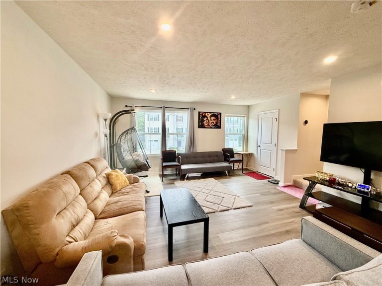 114 Slate Ridge Drive #9, Barberton, OH - Photo 4