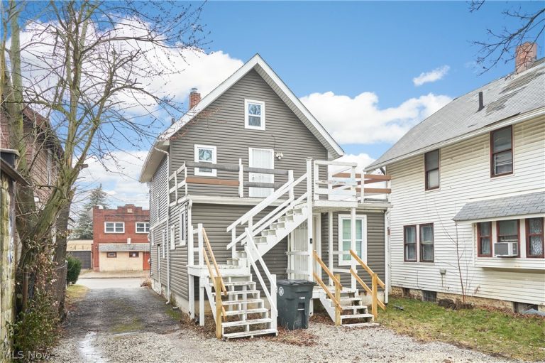 885 Brown Street, Akron, OH - Photo 3