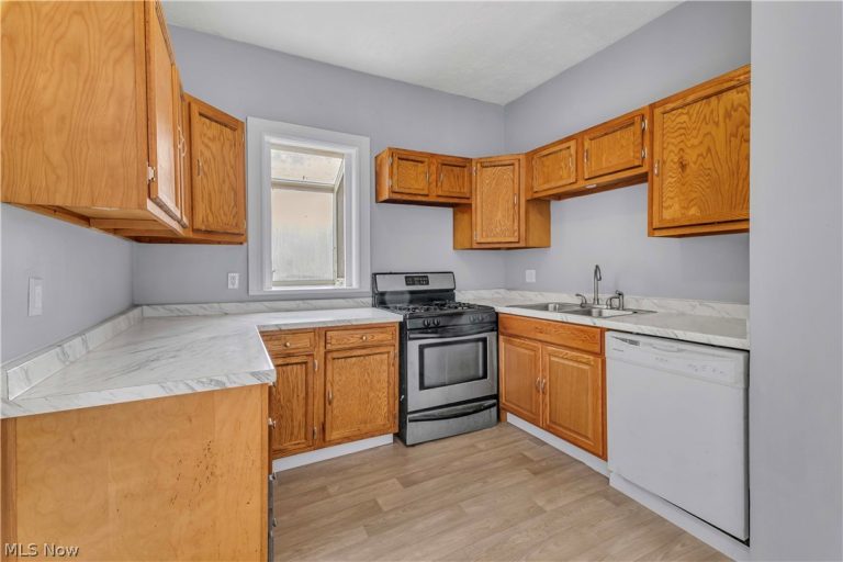 8113 Platt Avenue, Cleveland, OH - Photo 4