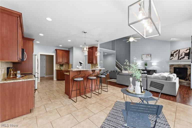 8888 Scotsbury Street, Massillon, OH - Photo 8