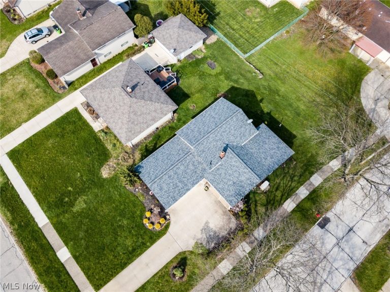 6033 Sweet Birch Drive, Bedford Heights, OH - Photo 8