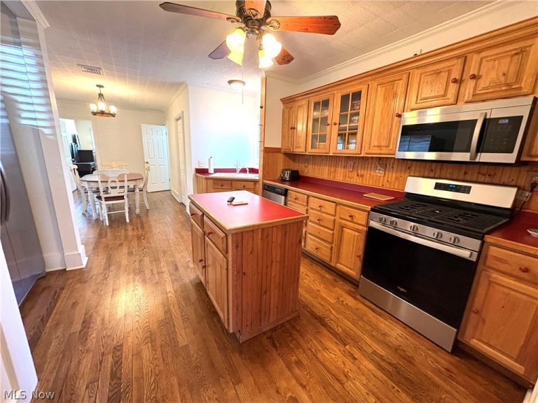 3724 Lindberg Way, Weirton, WV - Photo 6