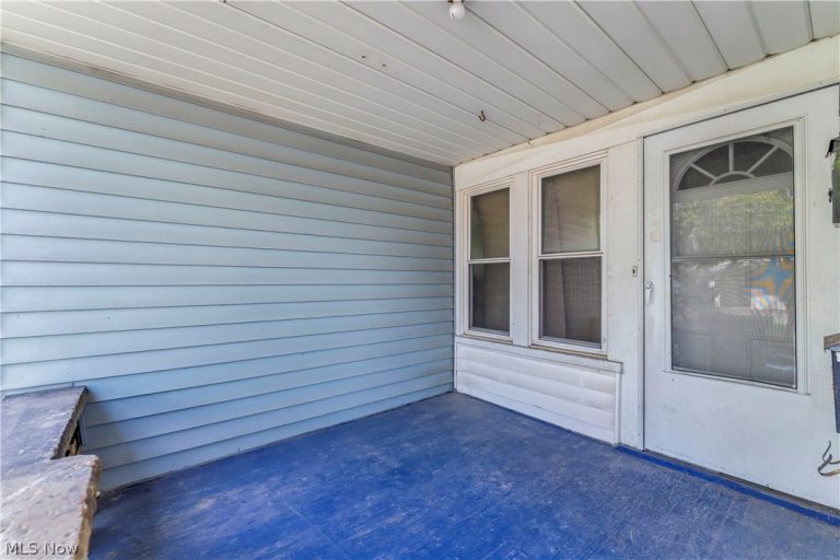 15816 Grovewood Avenue, Cleveland, OH - Photo 2