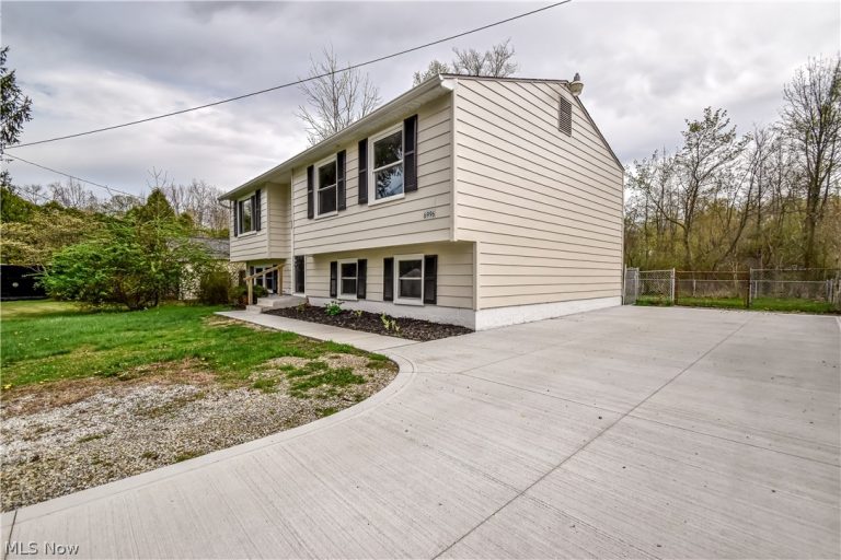 6996 Roe Boulevard, Madison, OH - Photo 2