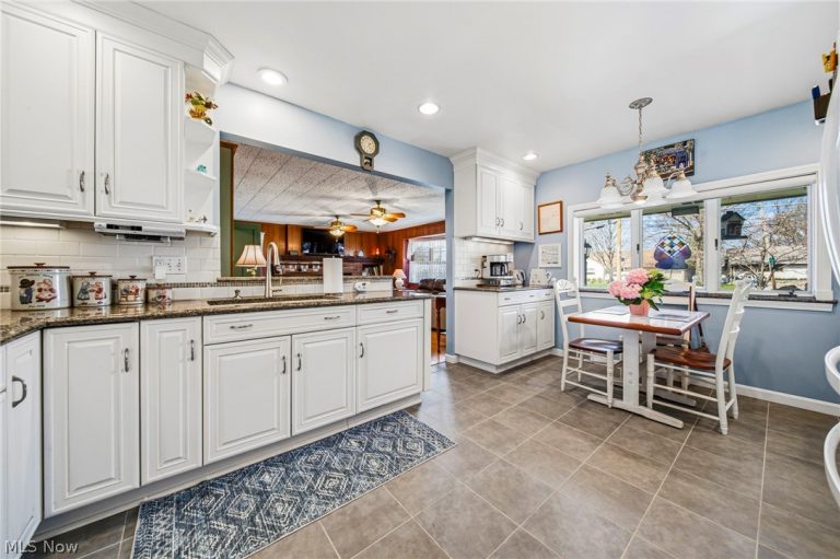 25301 Wolf Road, Bay Village, OH - Photo 8