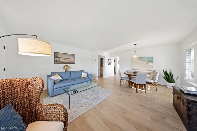 23904 Lake Road, Bay Village, OH - Photo 3