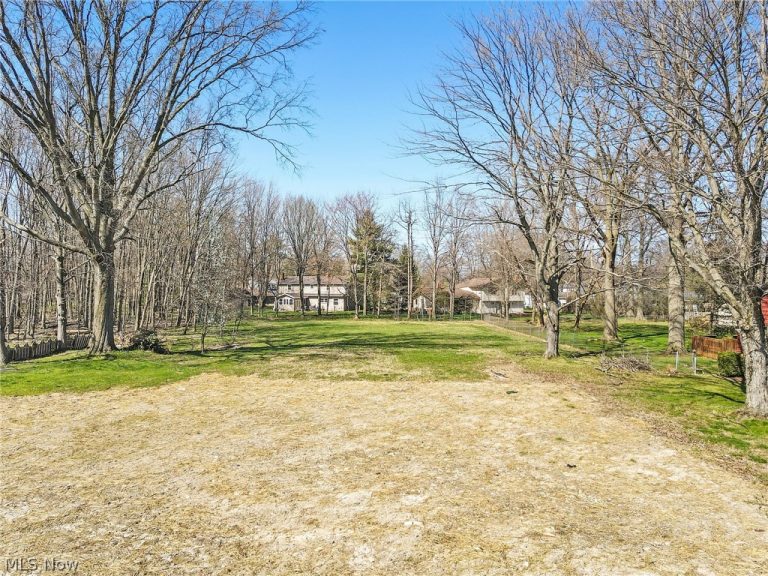 27050 Hilliard Boulevard, Westlake, OH, 44145