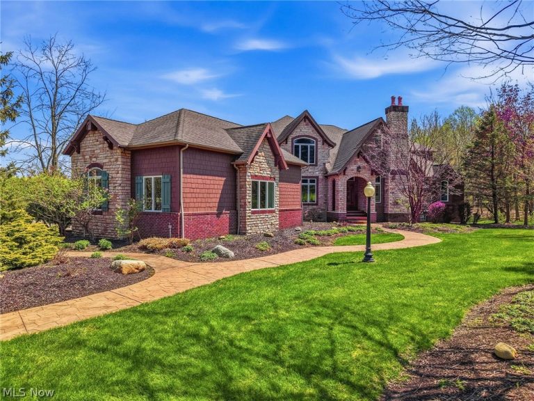 1803 Whisper Bluff Trail, Hinckley, OH - Photo 6