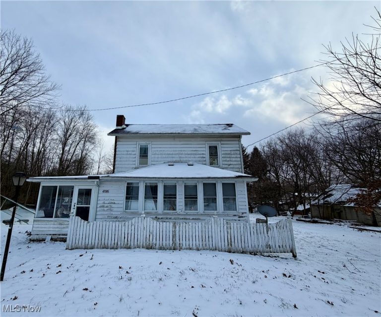 47085 Oak Street, New Waterford, OH, 44445