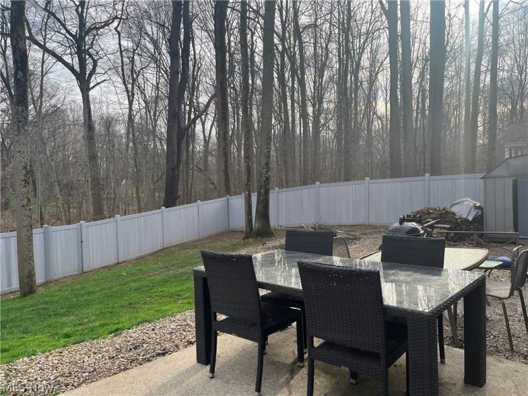 13330 Partridge Drive, Valley View, OH - Photo 6