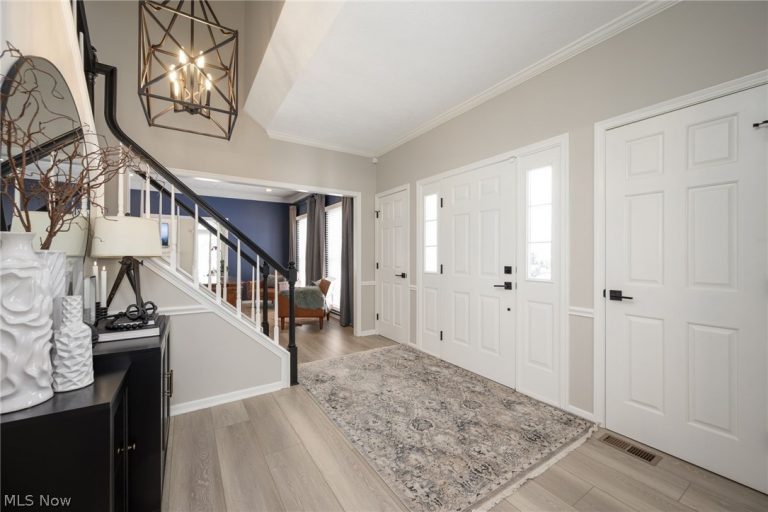 3912 Raintree Circle, Uniontown, OH - Photo 5