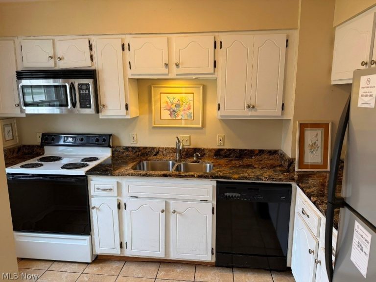 503 Oakmont Court, Wooster, OH - Photo 2