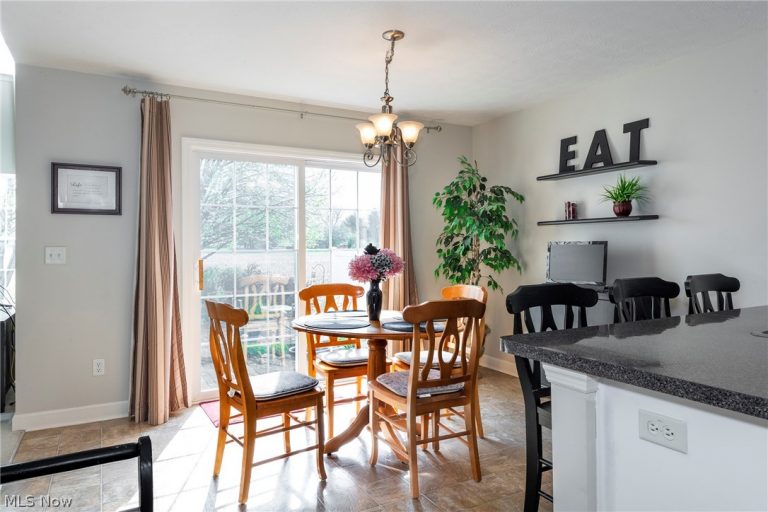 37049 Chaddwyck Lane, North Ridgeville, OH - Photo 8