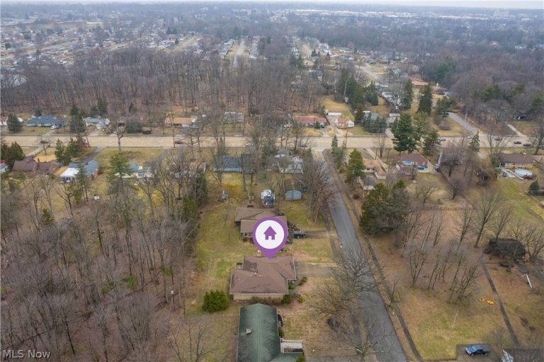 7408 Wake Robin Drive, Parma, OH - Photo 3