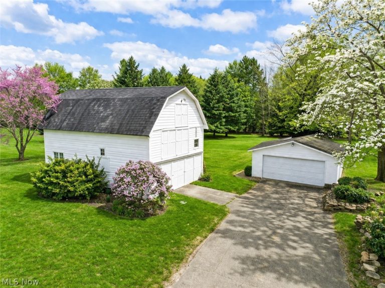 3572 Wilson Sharpsville Road, Cortland, OH - Photo 4