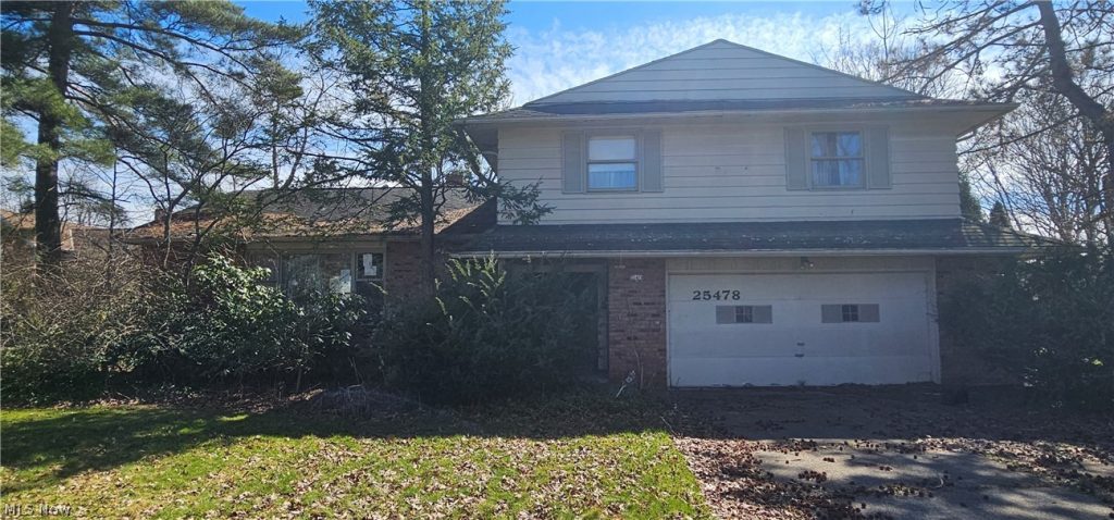 25478 Maidstone Lane, Beachwood, OH