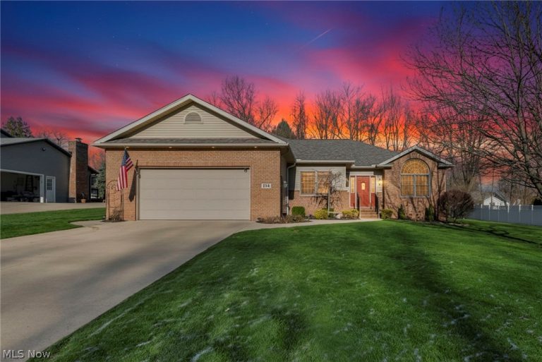 174 Circle Drive, Doylestown, OH - Photo 2