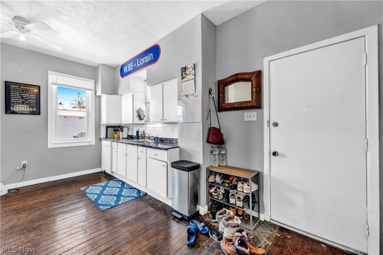 5236 Lorain Avenue, Cleveland, OH - Photo 4