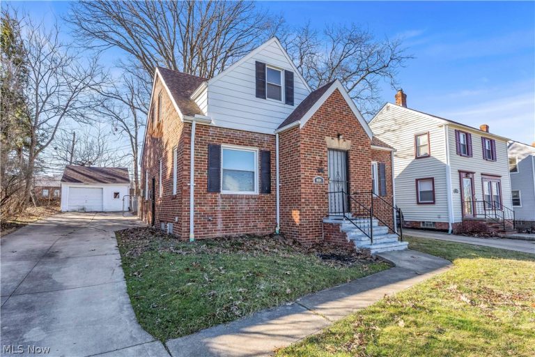 9520 Highland Avenue, Garfield Heights, OH - Photo 2