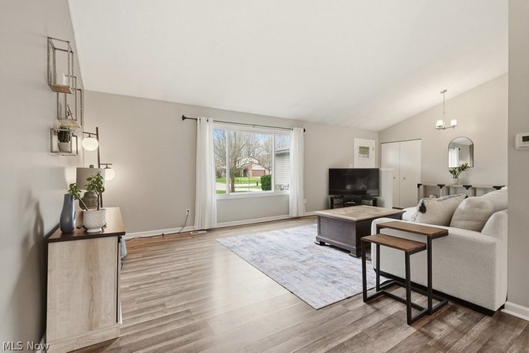 32430 Roundhead Drive, Solon, OH - Photo 4