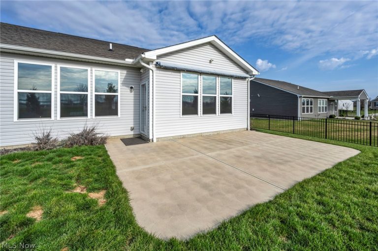 3169 Sharon Court, Medina, OH - Photo 8