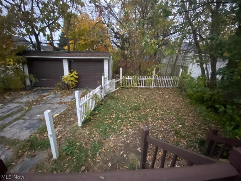 14213 Edgewood Avenue, Cleveland, OH - Photo 3