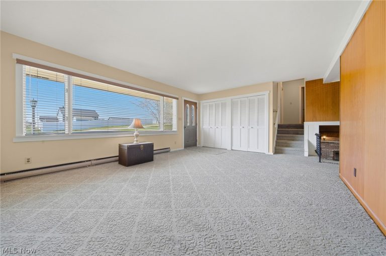 5625 Strausser Street, North Canton, OH - Photo 2