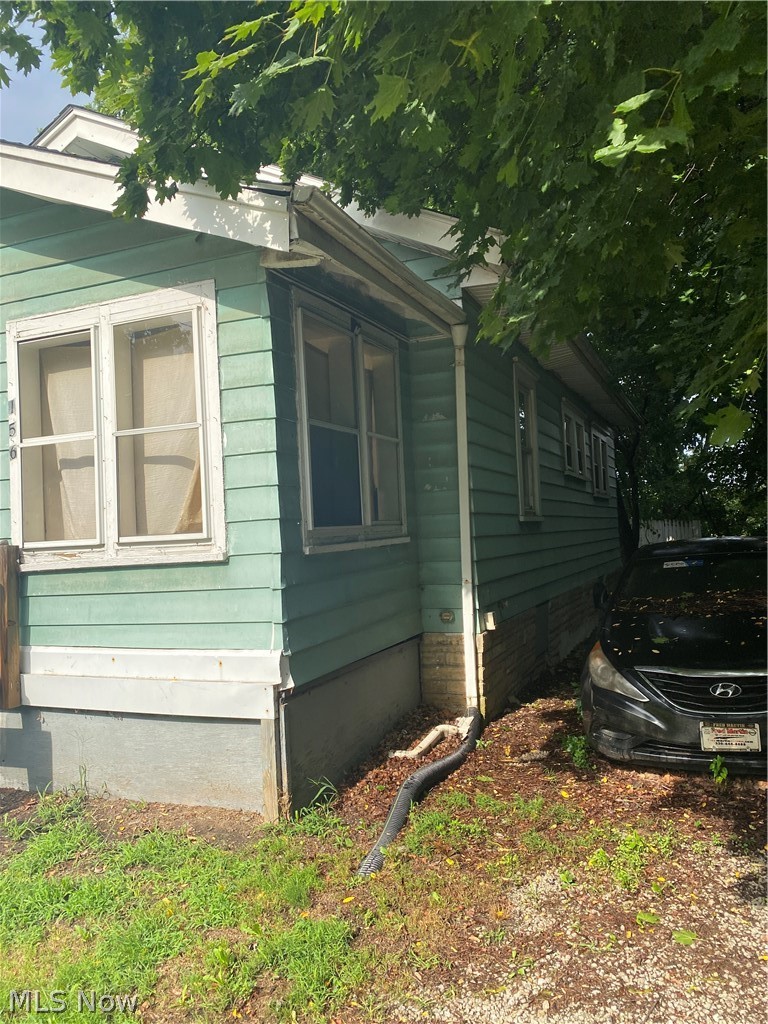 156 Roger Avenue, Akron, OH - Photo 4