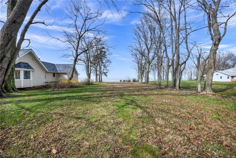 7639 Salida Road, Mentor on the Lake, OH - Photo 4