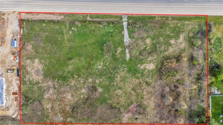 3355 Liberty Avenue, Vermilion, OH - Photo 2
