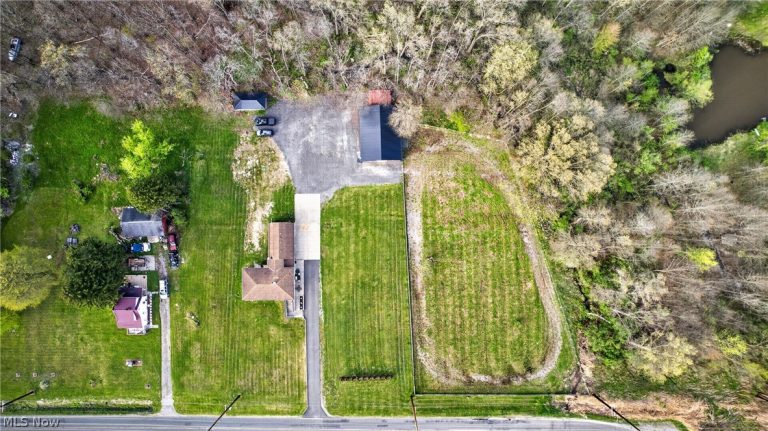 2382 Warren Burton Road, Southington, OH - Photo 6