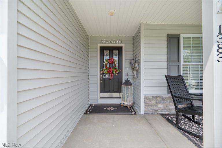 1383 Cross Cove, Austintown, OH - Photo 2